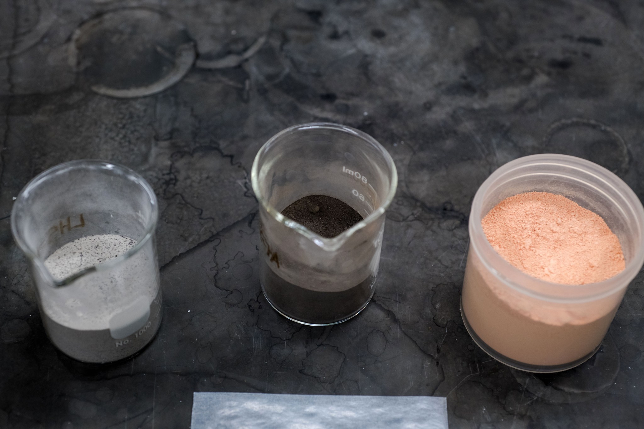 Équipement de laboratoire de la NASA utilisé pour le chauffage et l'analyse de matériaux à très haute température.