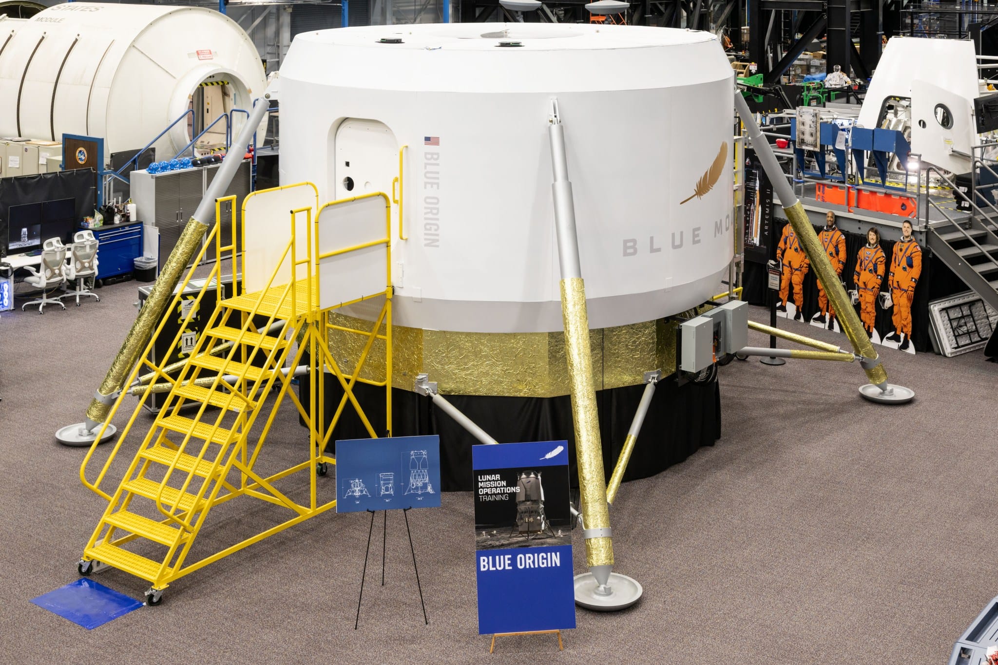 La NASA prépare Artemis : cabine Blue Moon Mark 2 installée pour l&rsquo;entraînement