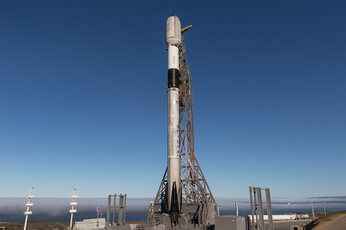 SpaceX lance 24 Starlink : le booster B1063 effectue son 33e vol