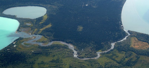 Vue aérienne de la Vallée des Dix Mille Fumées, paysage volcanique de Katmai.