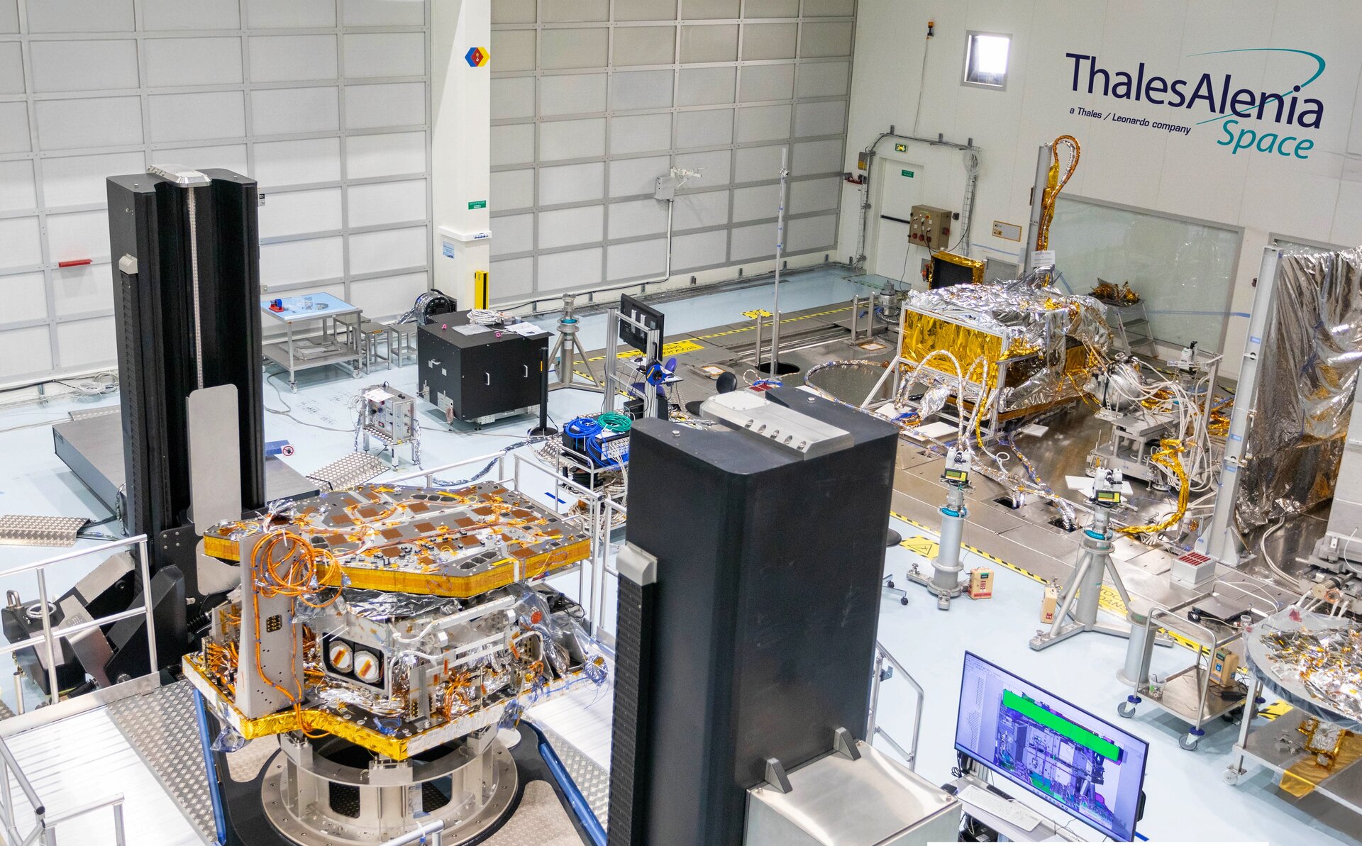 Le satellite CO2M de l&rsquo;ESA valide son instrument clé en vide spatial