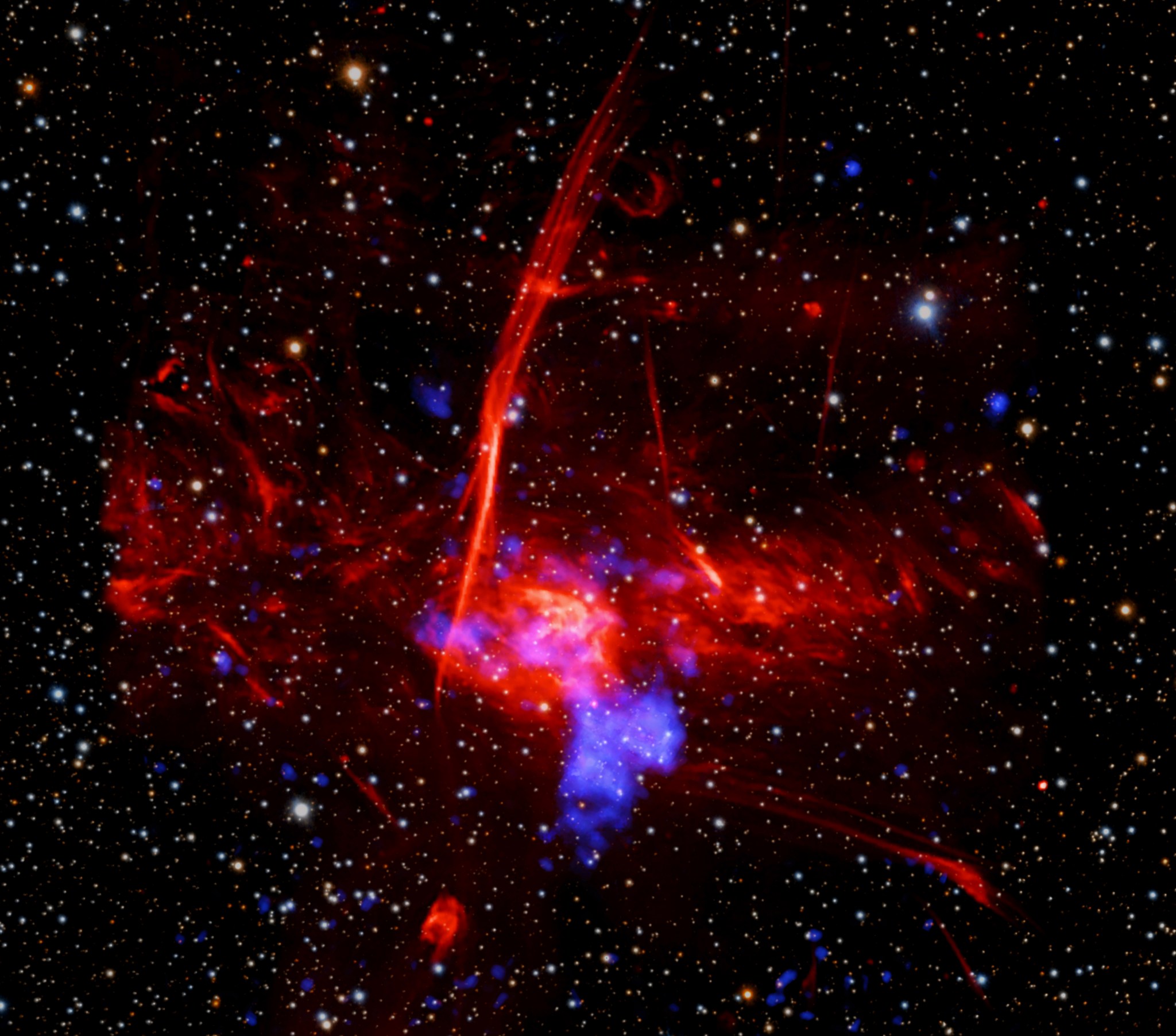 Le télescope Chandra identifie un possible rémanent près du trou noir central