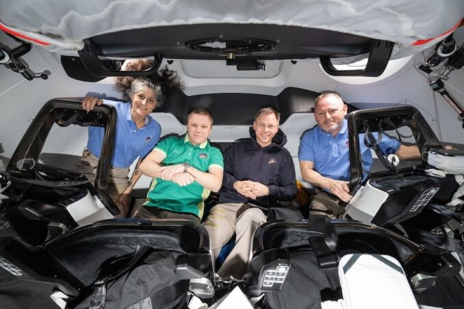 L'astronaute Butch Wilmore à bord du Starliner lors du vol d'essai CFT de 2024.