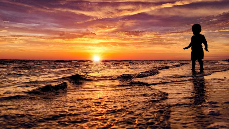 Les solstices : l&rsquo;angle solaire détermine des couchers de soleil plus longs
