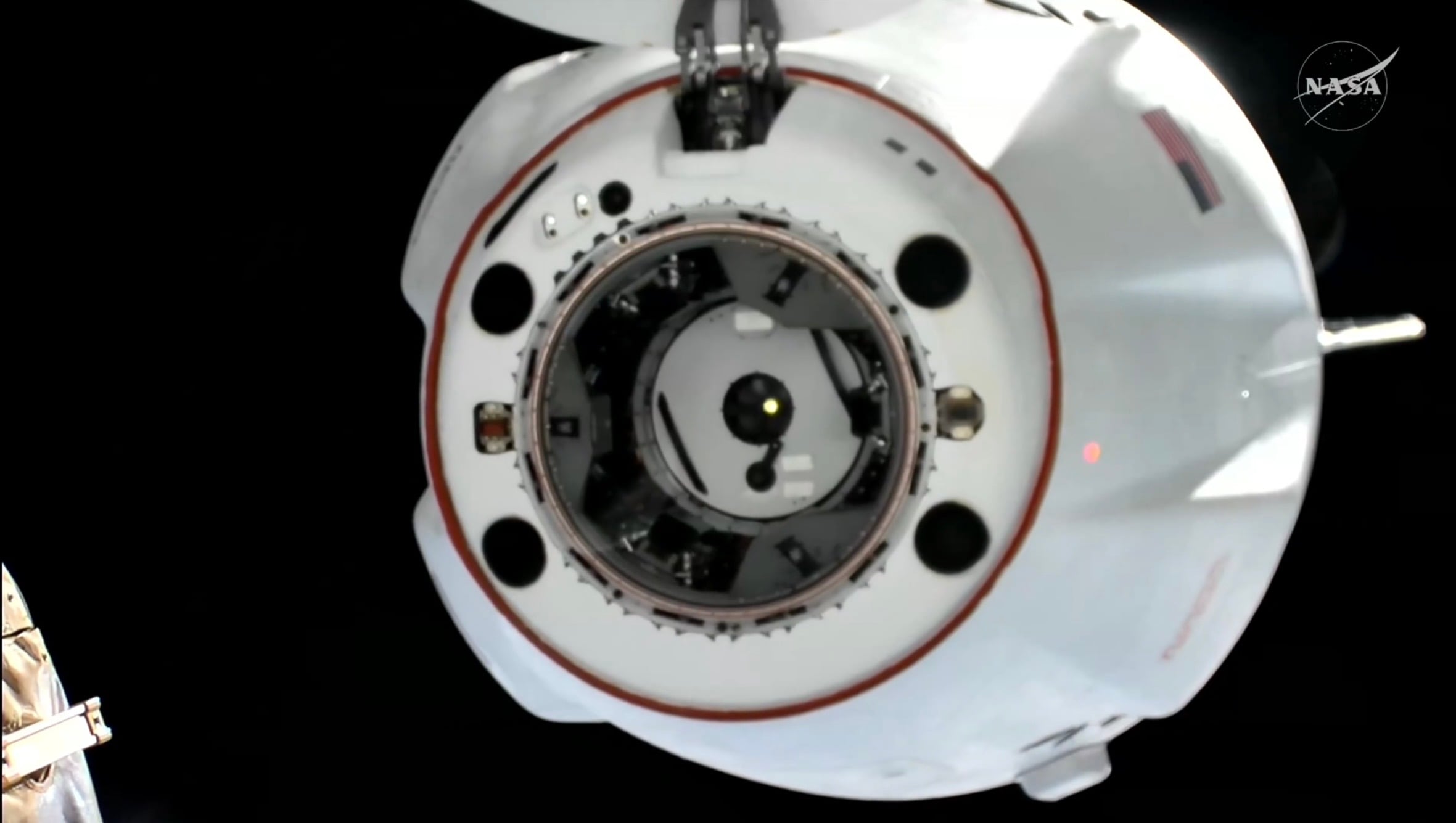 La combinaison spatiale Axiom Space AxEMU, conçue pour les missions lunaires Artemis.