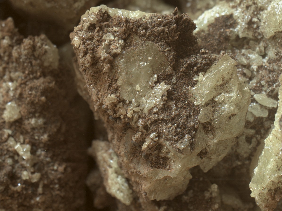 Curiosity découvre les premiers cristaux de soufre sur la surface martienne