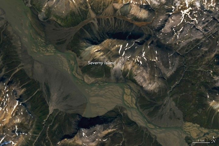 Le satellite Landsat 9 observe des cônes alluviaux actifs sur l&rsquo;île Severny