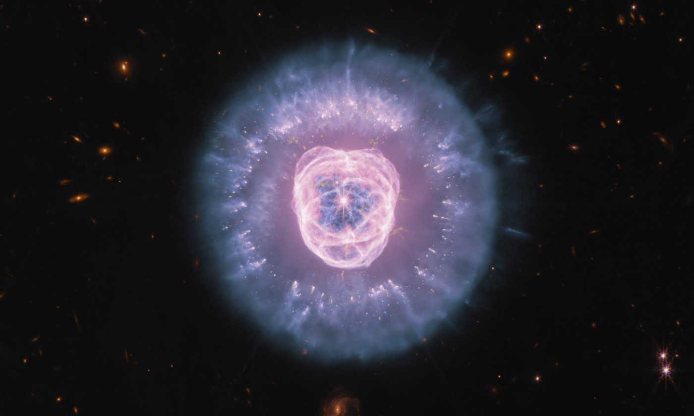 Webb révèle la structure détaillée de la Nébuleuse du Lion NGC 2392