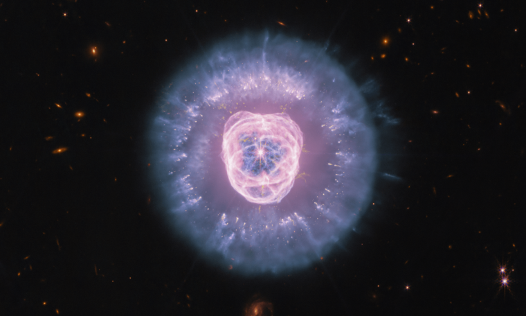 Webb révèle la structure détaillée de la Nébuleuse du Lion NGC 2392