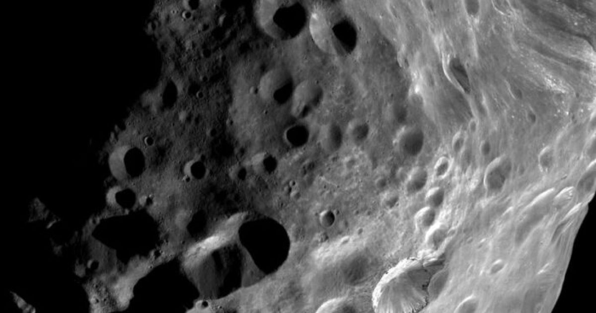 Découverte de Phoebe : la photographie révèle une lune de Saturne