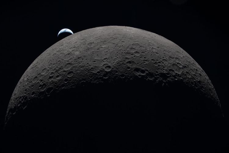La NASA identifie des zones lunaires propices à la survie de microbes terrestres