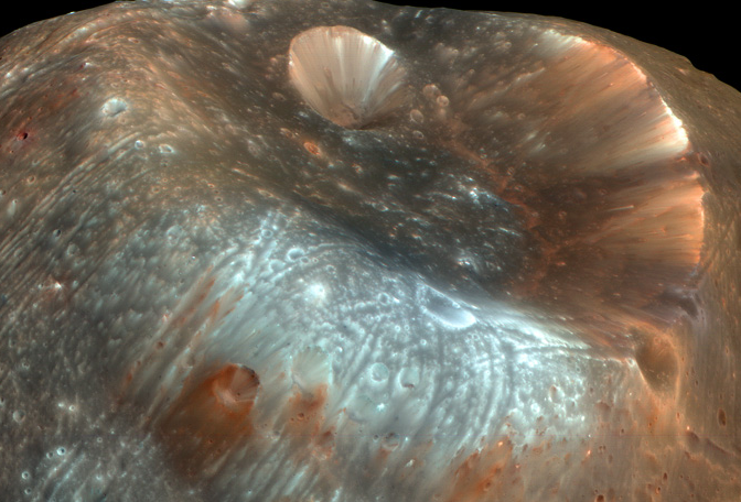 Asaph Hall découvre Phobos et Deimos, les deux lunes de Mars