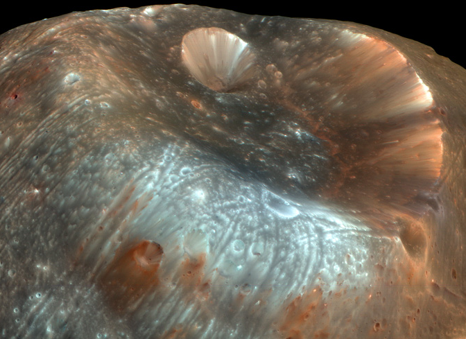 Asaph Hall découvre Phobos et Deimos, les deux lunes de Mars