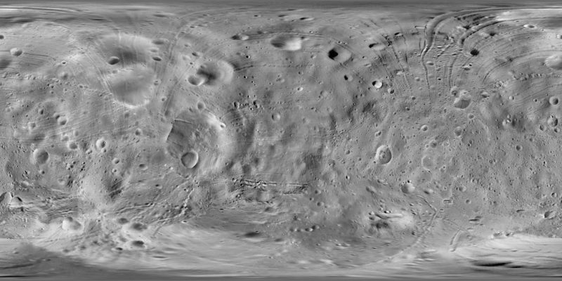 Comparaison des tailles relatives de Phobos, Deimos et la Lune terrestre.