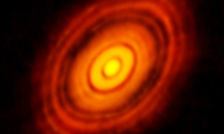 Une étude révèle la formation précoce des ingrédients planétaires dans l&rsquo;Univers