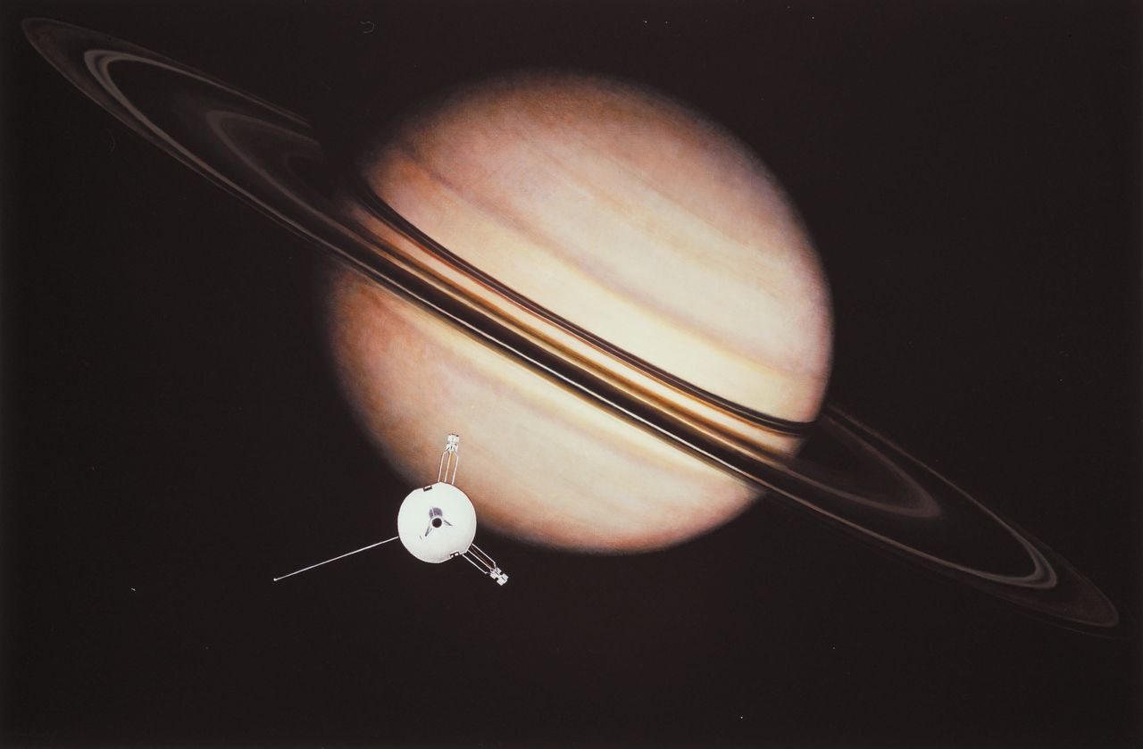 Le 1er septembre 1979, Pioneer 11 réalise le premier survol de Saturne