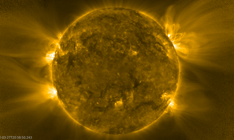 Solar Orbiter retrace l&rsquo;origine des replis magnétiques du vent solaire